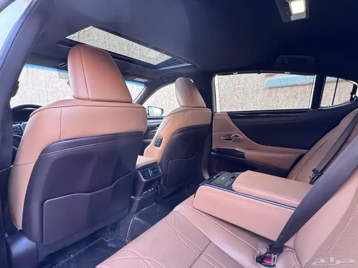 لكزس ES350 نص فل 2020 36