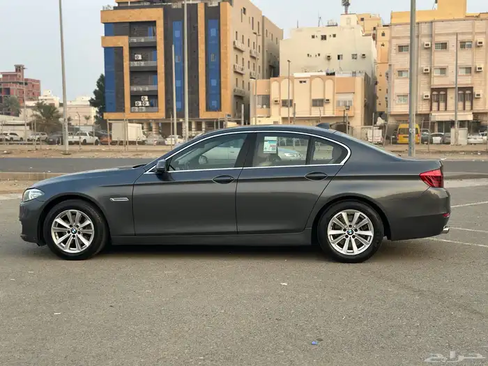 bmw 520i 2016 ممشى قليل نظيف جدا 19