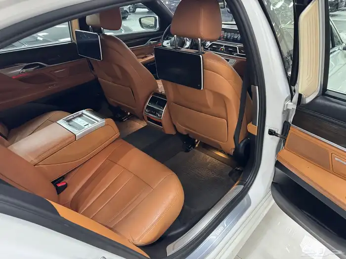 بي ام دبليو 730i 2017 8