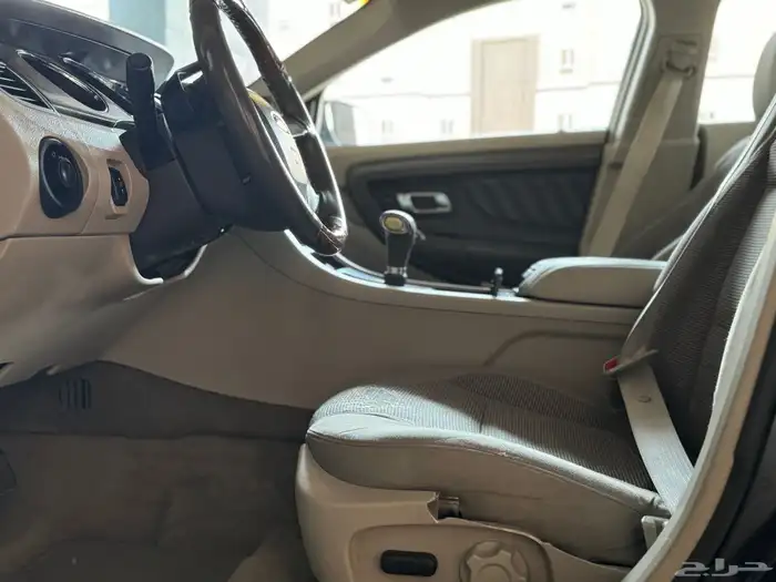 فورد تورس موديل 2011 نظيف جدا 14