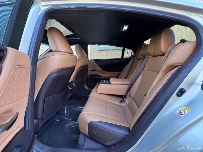 لكزس ES350 نص فل 2020 32