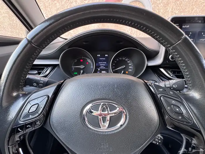 تويوتا هايبرد CHR 2022 اقتصادية بالبنزين 23