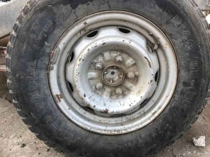 للبيع جنوط مقاس 14 هايلكس 88 طقم 1