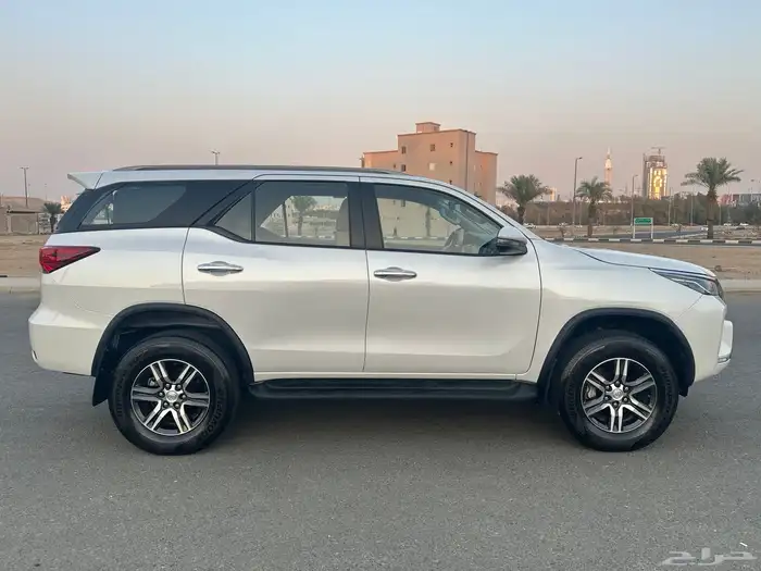 فورشنر 6 سلندر دبل (VX) 2023 ( بحالة الوكالة ) 3