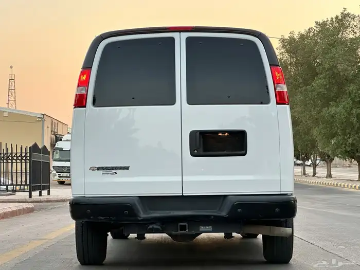 شفروليه إكسبرس موديل 2017 سعودي شاص طويل وزن 2500 فل 15