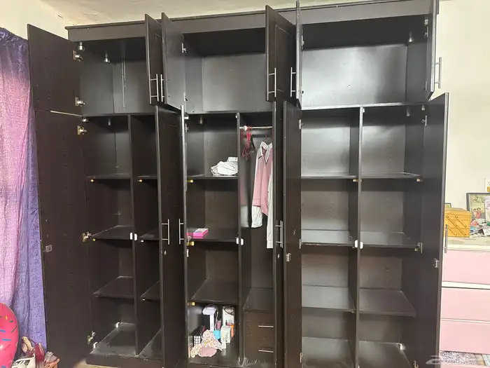 دولاب بني غامق كبير 6 أبواب سرير نفرين وتسريحه 0