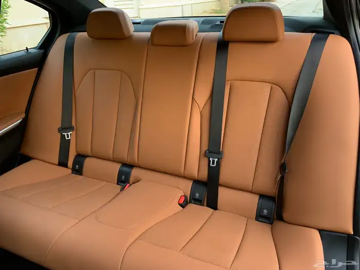 بي ام دبليو 2024 320i 35