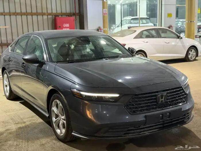 هوندا اكورد ستاندر 2025 LX 1