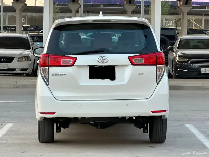 للبيع تويوتا انوفا 2016 ( 7 مقاعد) السعر 44 ألف 7