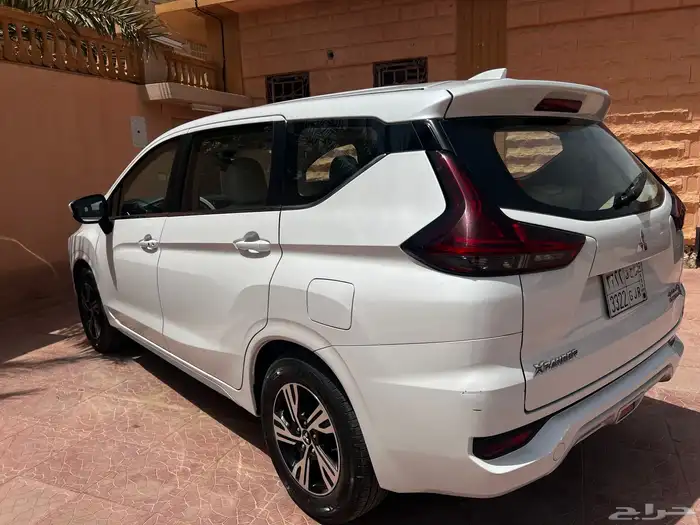 ميتسوبيشي . اكسباندر . 02022 3