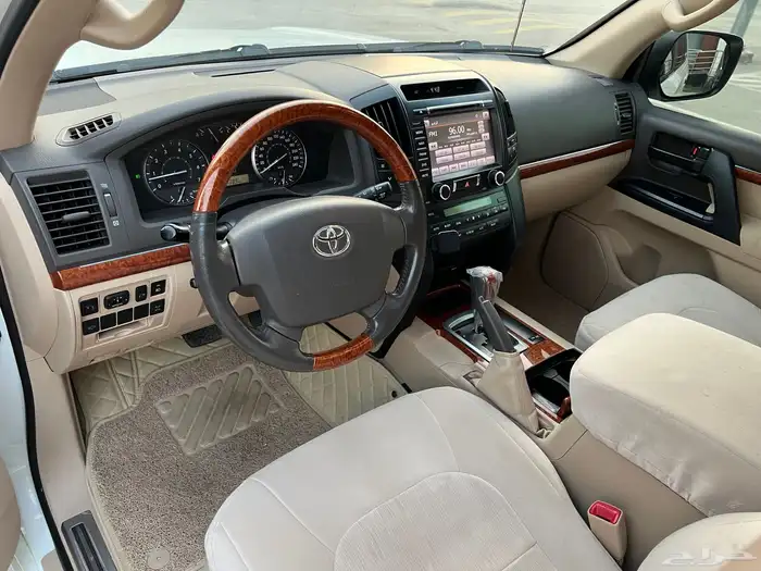 تويوتا لاندكروزر 2014 GXR (بدي وكالة) 10