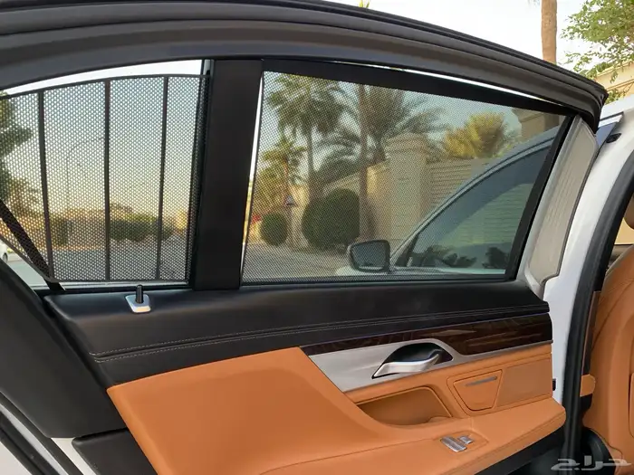 BMW 730i 2020 عداد قليل 29