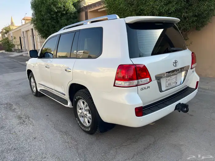 للبيع لاندكروزر 2010 نظيف جدا 3