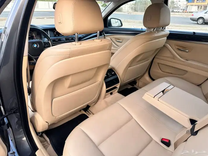 bmw 520i 2016 ممشى قليل نظيف جدا 36