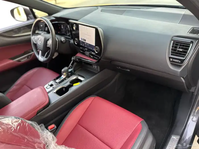 لكزس NX350h شبه جديده ماشيه 16 الف فقط بحاله الوكاله 16