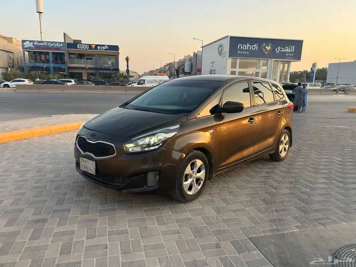 كيا كارينز 2017 1