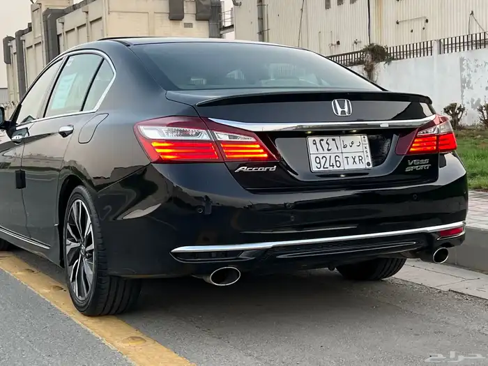 هوندا اكورد 2017 V6 sport نظيفة جدا 14