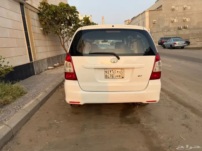 سيارتين للبيع تايوتا انوفا 2012 وهونداي سنتافي 2014 5