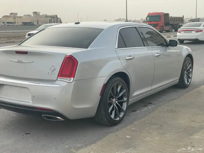 كرايزلر بنوارما 6 سلندر ممشى 106 الف ك 2021 للبيع او البدل 3