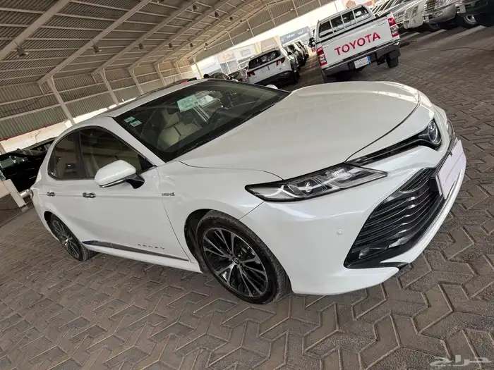 تويوتا كامري هايبرد GLEموديل 2019 6