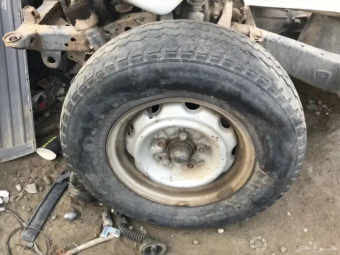 للبيع جنوط مقاس 14 هايلكس 88 طقم 3