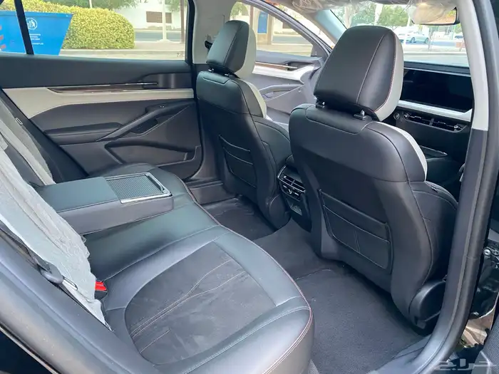 2023 فورد توروس تيتانيوم فل كامل 10