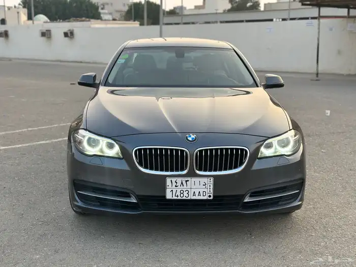 bmw 520i 2016 ممشى قليل نظيف جدا 5