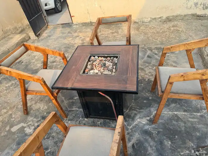 اثاث وطاولات 0