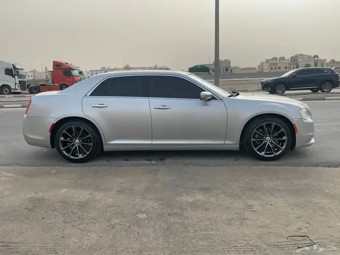 كرايزلر بنوارما 6 سلندر ممشى 106 الف ك 2021 للبيع او البدل 5