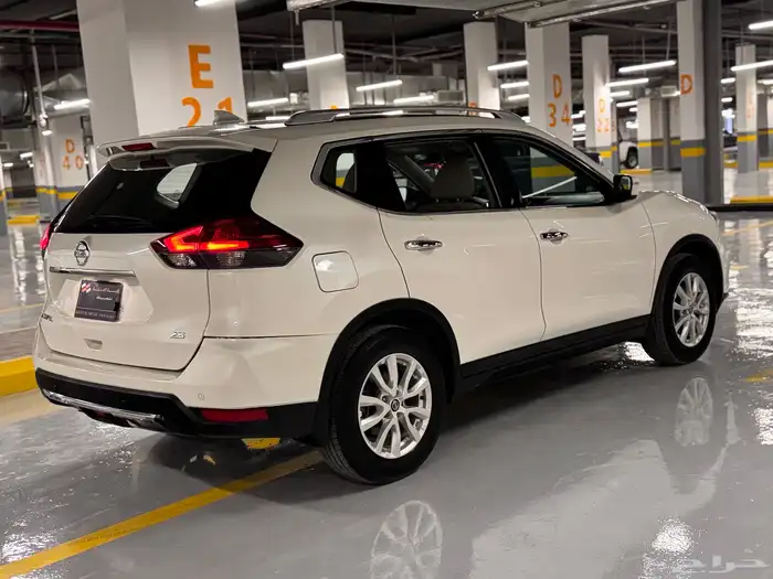 نيسان اكس تريل موديل 2022 دبل 7