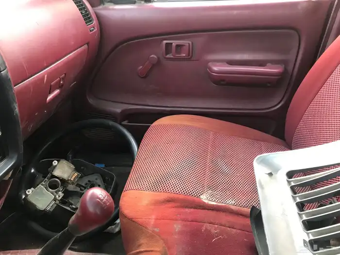 للبيع داخليه هايلكس مديل 2000 0