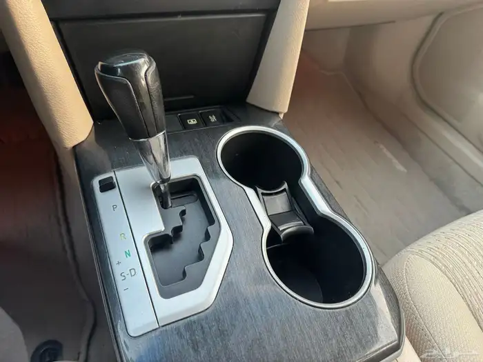 تويوتا كامري 2017 فل كامل GLX ابيض لولي 41