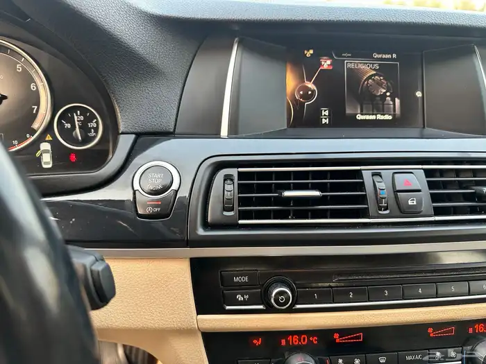 bmw 520i 2016 ممشى قليل نظيف جدا 30