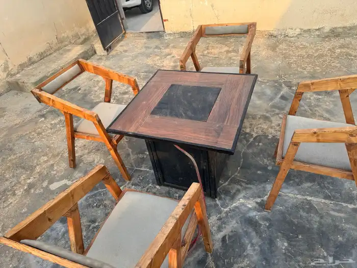 اثاث وطاولات 1