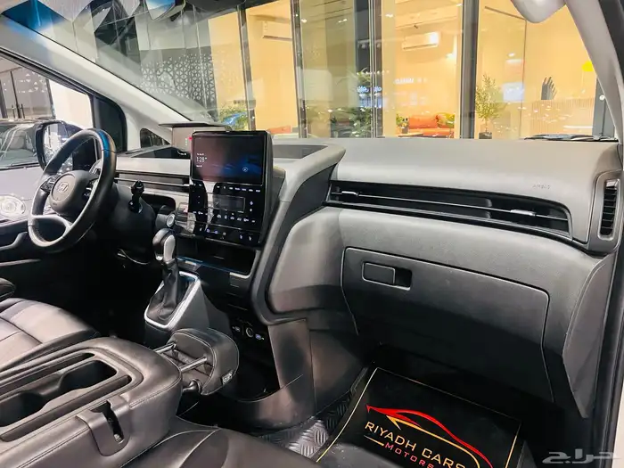 هيونداي ستاريا اعلي فئة 2022 (بحالة الوكاله) 16