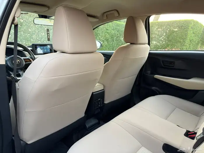 تويوتا يارس 2023 فئة Y (شاشة-جنوط) 12