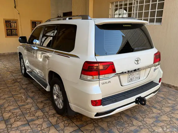 لاندكروزر جكسار 2017 فل كامل 0