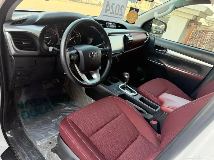 تويوتا هايلوكس غمارتين ديزل اتومتك موديل 2024 13