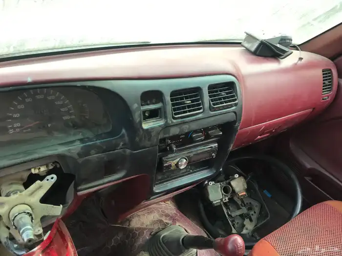 للبيع داخليه هايلكس مديل 2000 3