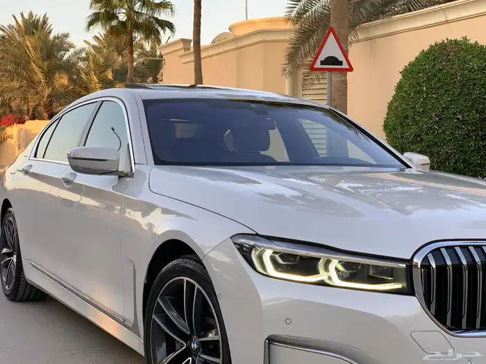 BMW 730i 2020 عداد قليل 18
