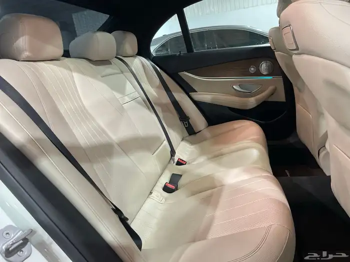 مرسيدس E300 2018 15