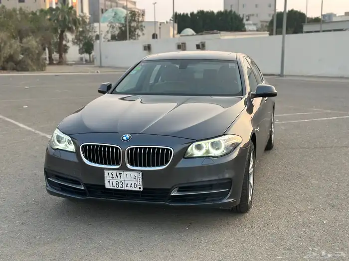 bmw 520i 2016 ممشى قليل نظيف جدا 4