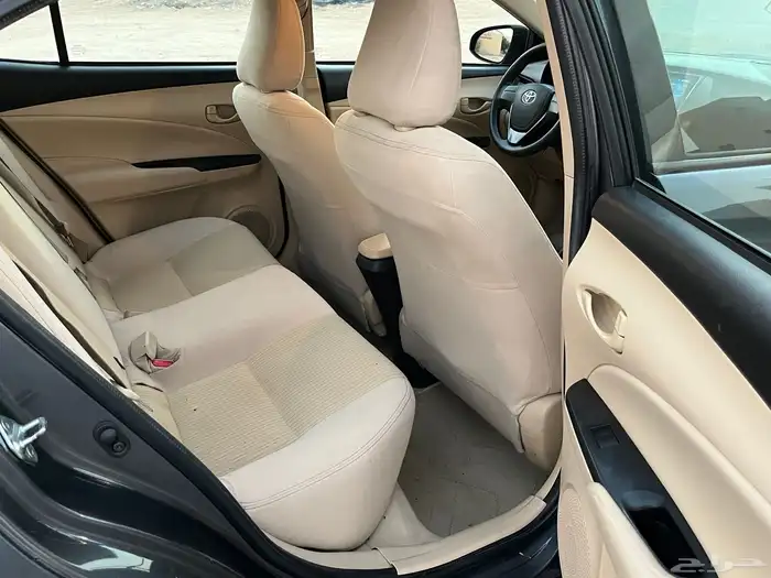 للبيع تويوتا يارس 2022 11