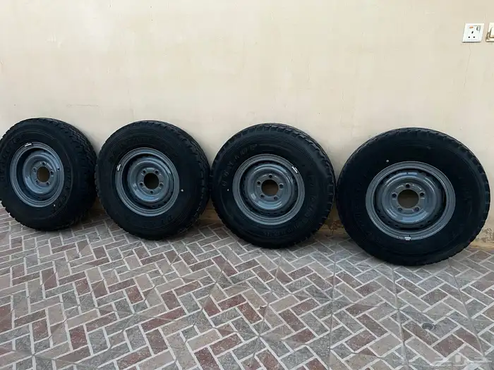 للبيع جنوط شنبر مع كفرات 0