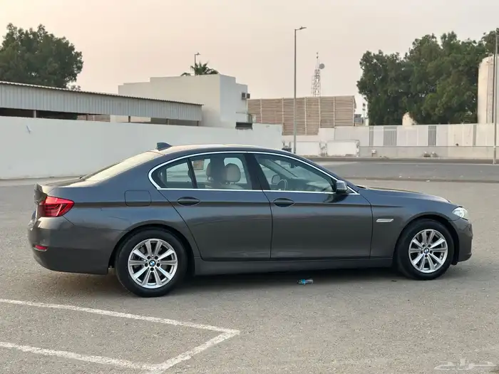 bmw 520i 2016 ممشى قليل نظيف جدا 10