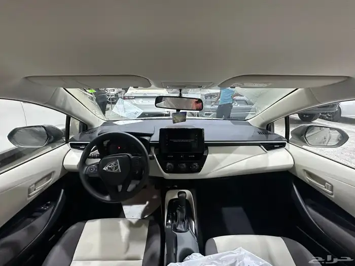 تويوتا كورولا استاندر ماكينه 2.0 موديل 2025 4