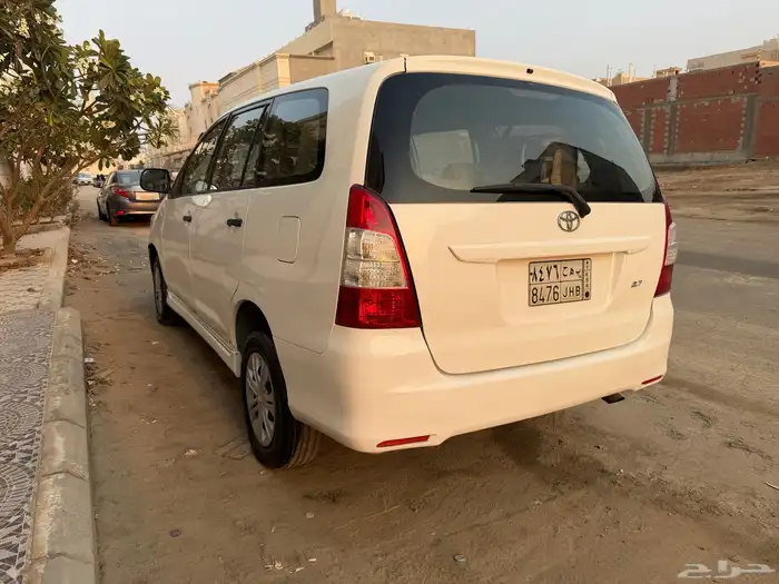 سيارتين للبيع تايوتا انوفا 2012 وهونداي سنتافي 2014 4