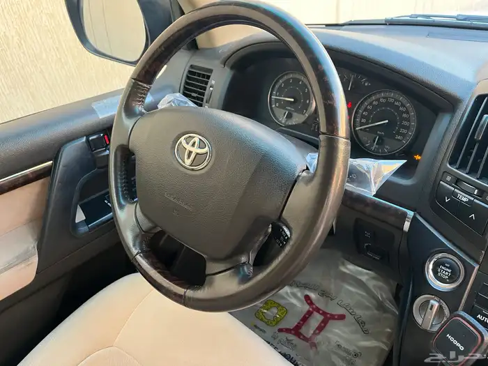 للبيع لاندكروزر 2010 نظيف جدا 10