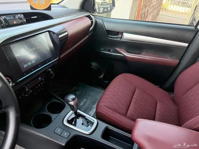 تويوتا هايلوكس غمارتين ديزل اتومتك موديل 2024 16