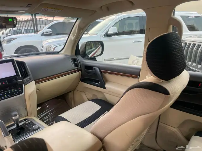 تويوتا لاندكروزر 2017 سعودي فل 14